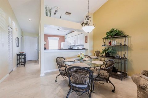 Copropriété à vendre à Punta Gorda, Floride: 2 chambres, 103.12 m2 № 2103526 - photo 5
