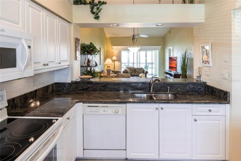 Copropriété à vendre à Punta Gorda, Floride: 2 chambres, 103.12 m2 № 2103526 - photo 7