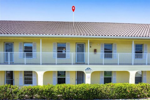 Copropriété à vendre à Punta Gorda, Floride: 2 chambres, 103.12 m2 № 2103526 - photo 2
