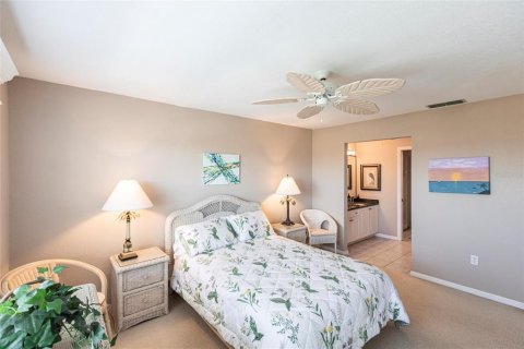 Copropriété à vendre à Punta Gorda, Floride: 2 chambres, 103.12 m2 № 2103526 - photo 9
