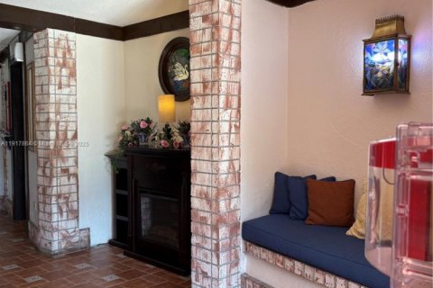 Apartment in Lauderhill, Florida 1 bedroom, 74.32 sq.m. № 1976183 - photo 4