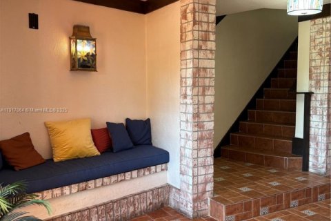 Apartment in Lauderhill, Florida 1 bedroom, 74.32 sq.m. № 1976183 - photo 3