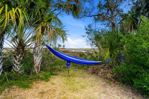 House in Hernando Beach, Florida 3 bedrooms, 111.39 sq.m. № 2206517 - photo 2