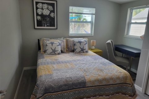 House in Hernando Beach, Florida 3 bedrooms, 111.39 sq.m. № 2206517 - photo 30