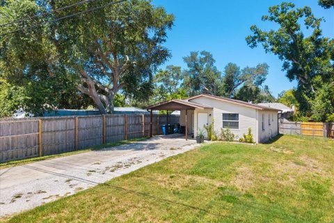 House in Sarasota, Florida 2 bedrooms, 83.98 sq.m. № 2239390 - photo 2