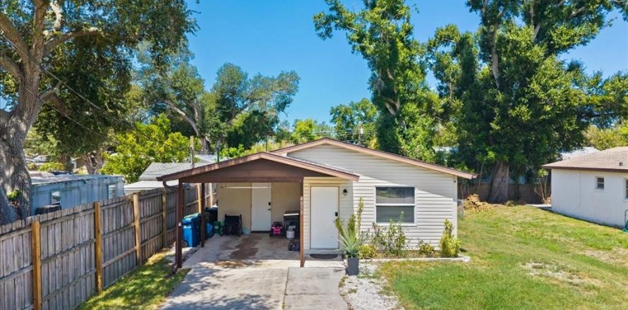 House in Sarasota, Florida 2 bedrooms, 83.98 sq.m. № 2239390