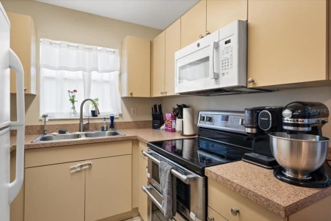 House in Sarasota, Florida 2 bedrooms, 83.98 sq.m. № 2239390 - photo 11