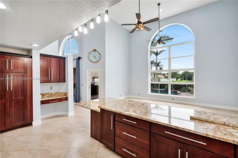 Villa ou maison à vendre à Sunrise, Floride: 5 chambres, 337.51 m2 № 1931465 - photo 10