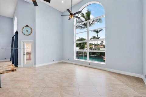 Villa ou maison à vendre à Sunrise, Floride: 5 chambres, 337.51 m2 № 1931465 - photo 8