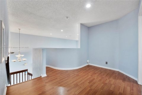 Villa ou maison à vendre à Sunrise, Floride: 5 chambres, 337.51 m2 № 1931465 - photo 23