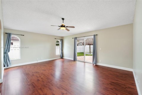 Villa ou maison à vendre à Sunrise, Floride: 5 chambres, 337.51 m2 № 1931465 - photo 16
