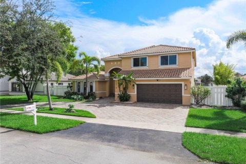 Villa ou maison à vendre à Sunrise, Floride: 5 chambres, 337.51 m2 № 1931465 - photo 1