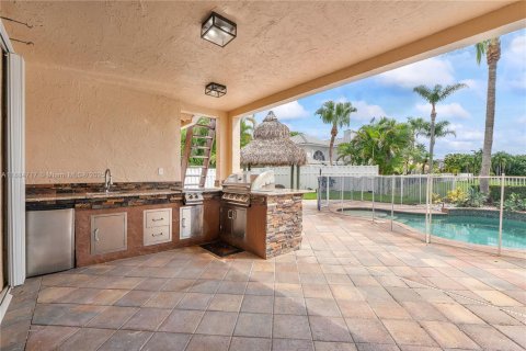 Villa ou maison à vendre à Sunrise, Floride: 5 chambres, 337.51 m2 № 1931465 - photo 29