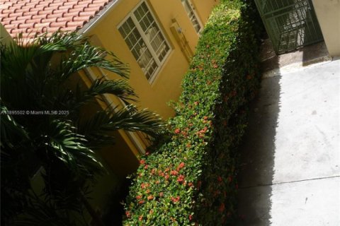 Снять в аренду кондоминиум в Майами-Бич, Флорида 37.16м2, № 1954046 - фото 16