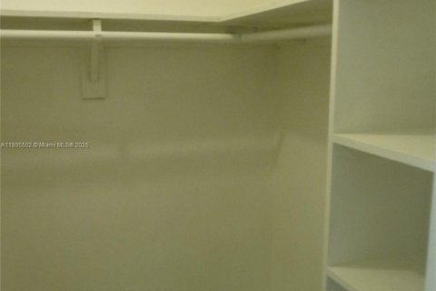 Снять в аренду кондоминиум в Майами-Бич, Флорида 37.16м2, № 1954046 - фото 10