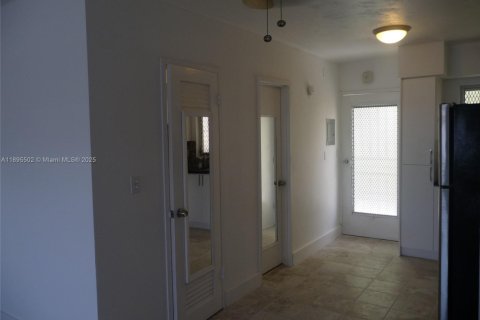 Снять в аренду кондоминиум в Майами-Бич, Флорида 37.16м2, № 1954046 - фото 18