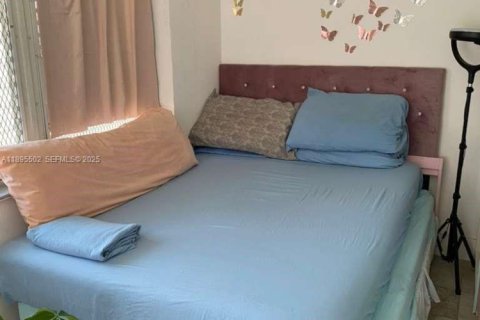 Condo in Miami Beach, Florida  № 1954046 - photo 22