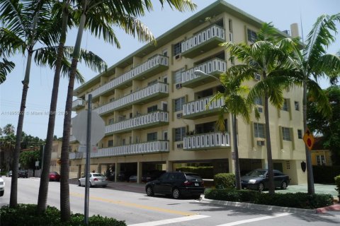 Снять в аренду кондоминиум в Майами-Бич, Флорида 37.16м2, № 1954046 - фото 4