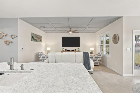 Villa ou maison à vendre à Port Charlotte, Floride: 3 chambres, 155.7 m2 № 2427281 - photo 11
