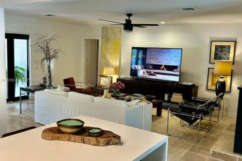 House in Plantation, Florida 4 bedrooms, 162.02 sq.m. № 2074994 - photo 15