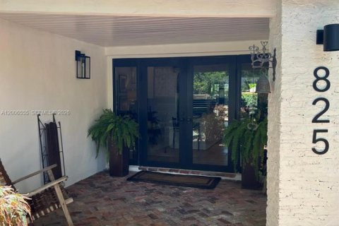 House in Plantation, Florida 4 bedrooms, 162.02 sq.m. № 2074994 - photo 3