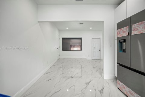 House in Miami, Florida 3 bedrooms, 157 sq.m. № 1992714 - photo 14