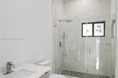House in Miami, Florida 3 bedrooms, 157 sq.m. № 1992714 - photo 18