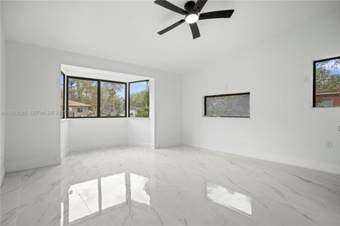 House in Miami, Florida 3 bedrooms, 157 sq.m. № 1992714 - photo 9