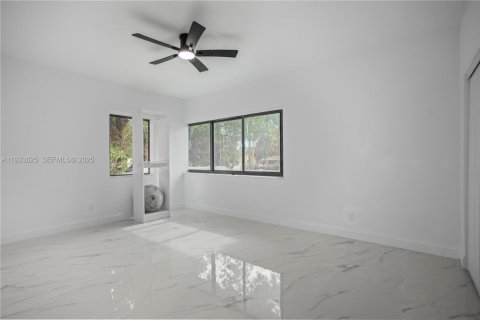 House in Miami, Florida 3 bedrooms, 157 sq.m. № 1992714 - photo 27