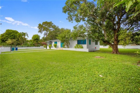 House in Miami, Florida 3 bedrooms, 157 sq.m. № 1992714 - photo 5