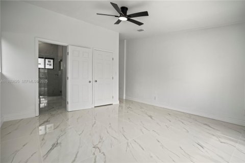 House in Miami, Florida 3 bedrooms, 157 sq.m. № 1992714 - photo 17