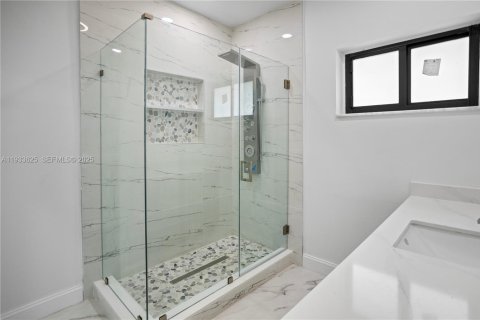 House in Miami, Florida 3 bedrooms, 157 sq.m. № 1992714 - photo 26