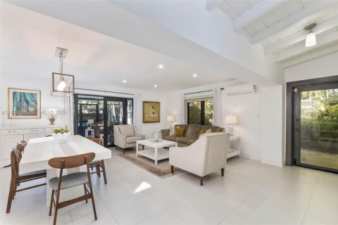 Casa en venta en South Miami, Florida, 3 dormitorios, 157.56 m2 № 1997635 - foto 10