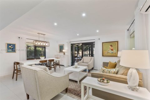 Casa en venta en South Miami, Florida, 3 dormitorios, 157.56 m2 № 1997635 - foto 11