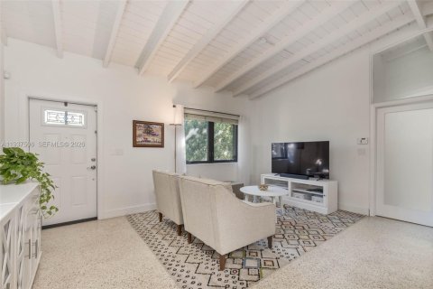 Casa en venta en South Miami, Florida, 3 dormitorios, 157.56 m2 № 1997635 - foto 3