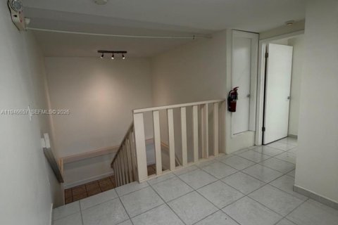 Commercial property in Miami, Florida № 2152915 - photo 25