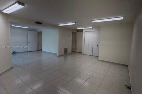 Commercial property in Miami, Florida № 2152915 - photo 29