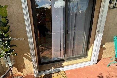 House in Miami, Florida 3 bedrooms, 111.3 sq.m. № 2002725 - photo 26