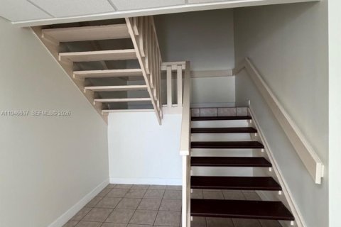 Commercial property in Miami, Florida № 2152915 - photo 22