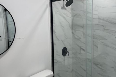 House in Miami, Florida 3 bedrooms, 111.3 sq.m. № 2002725 - photo 8