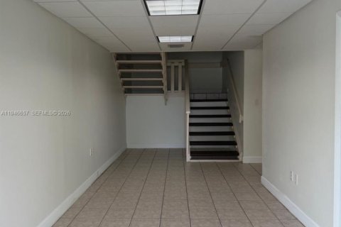 Commercial property in Miami, Florida № 2152915 - photo 5