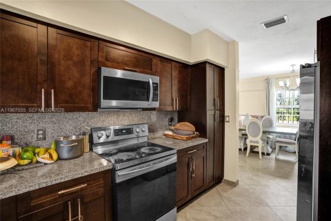 Купить виллу или дом в Майами, Флорида 3 спальни, 228.08м2, № 2033836 - фото 15