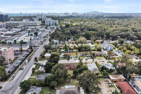 Купить виллу или дом в Майами, Флорида 3 спальни, 228.08м2, № 2033836 - фото 25