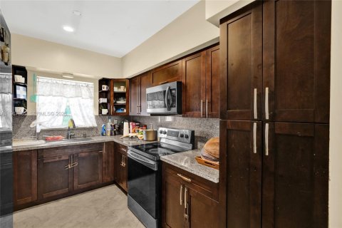 Купить виллу или дом в Майами, Флорида 3 спальни, 228.08м2, № 2033836 - фото 14