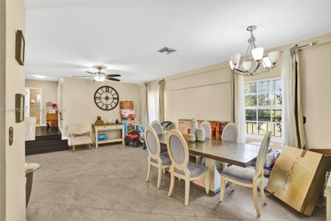 Купить виллу или дом в Майами, Флорида 3 спальни, 228.08м2, № 2033836 - фото 9