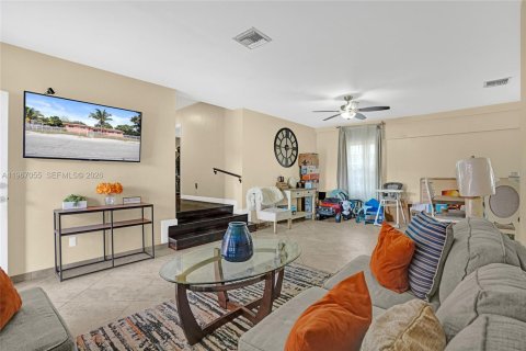 Купить виллу или дом в Майами, Флорида 3 спальни, 228.08м2, № 2033836 - фото 6