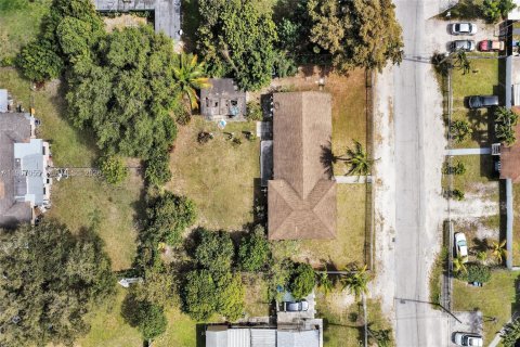 Купить виллу или дом в Майами, Флорида 3 спальни, 228.08м2, № 2033836 - фото 18