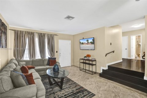 Купить виллу или дом в Майами, Флорида 3 спальни, 228.08м2, № 2033836 - фото 8