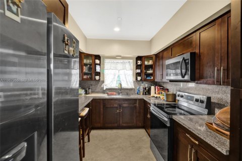 Купить виллу или дом в Майами, Флорида 3 спальни, 228.08м2, № 2033836 - фото 13