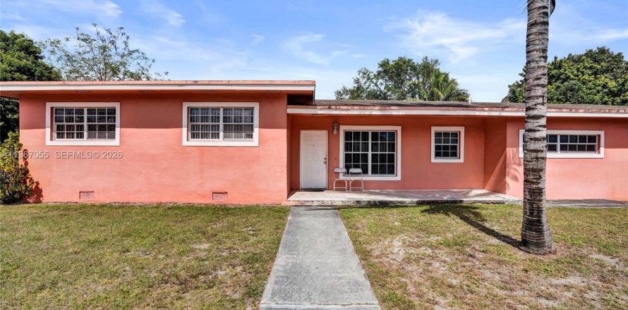 Дом в Майами, Флорида 3 спальни, 228.08м2 № 2033836